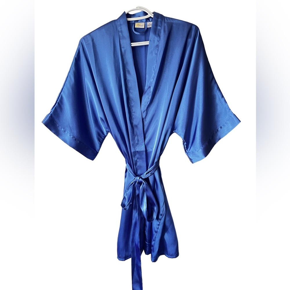 FREDERICK’S OF HOLLYWOOD | Satin Kimono Style Robe